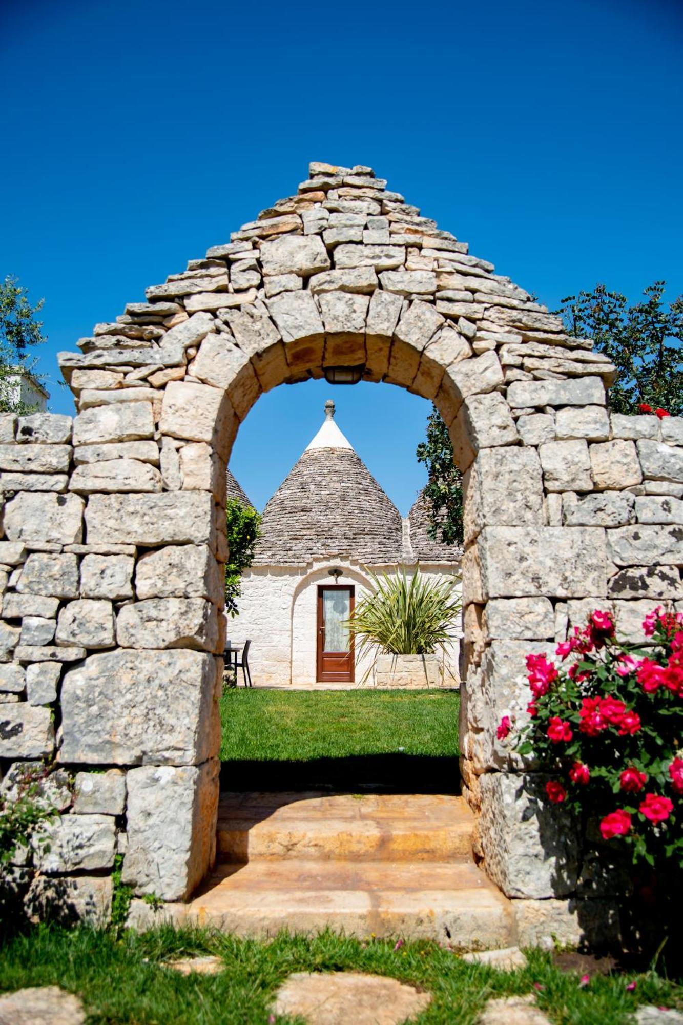 Trulli Arco Antico Villa Locorotondo Eksteriør billede