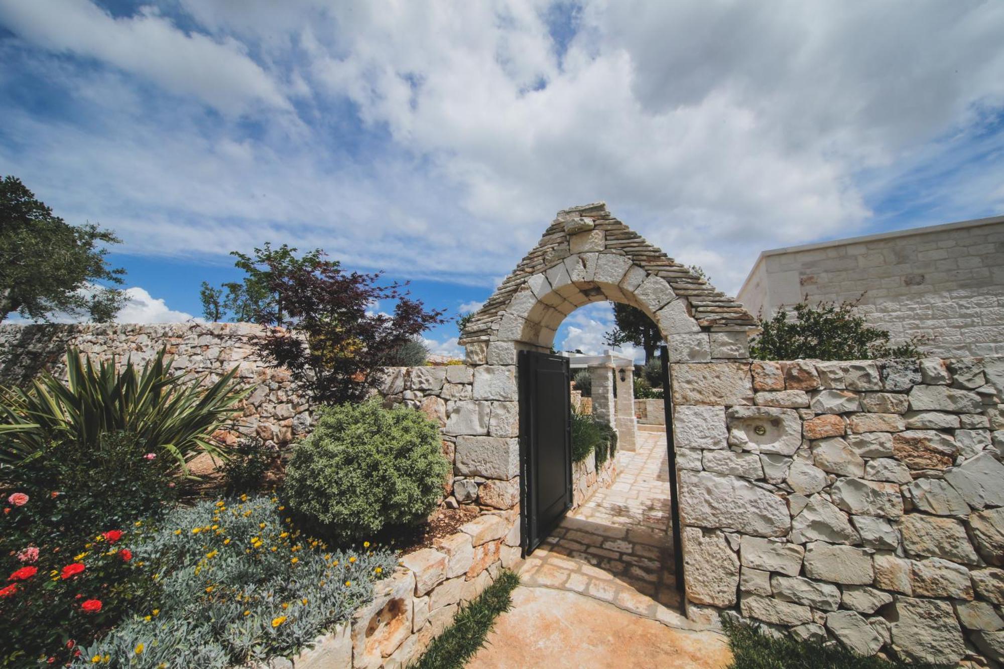 Trulli Arco Antico Villa Locorotondo Eksteriør billede